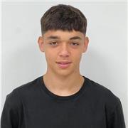 Estudiante de bachillerato disponible para clases de primaria y ESO